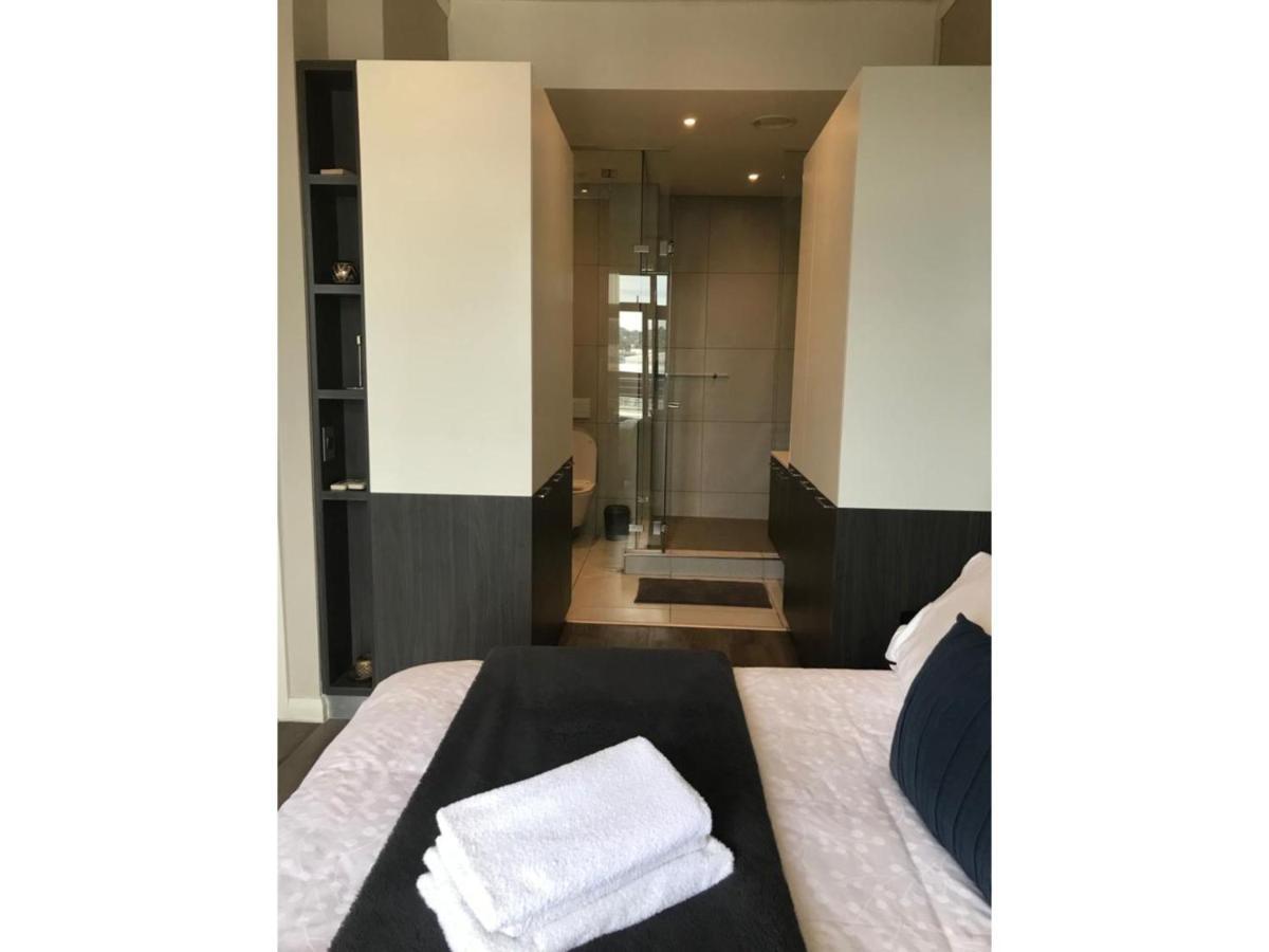 Menlyn - Sapphire Gold Apartment *